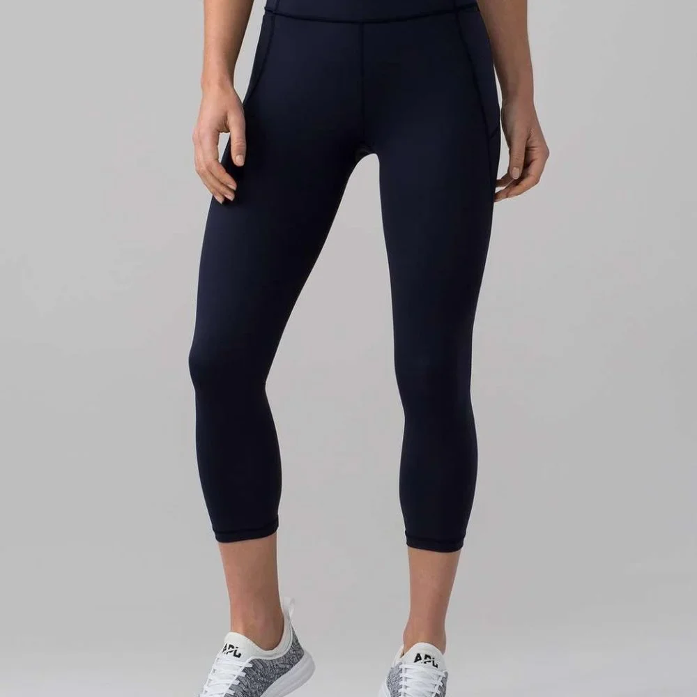 (1756) 🍋 LULULEMON *LOVED* Final Lap Crop *23" - Picture 1 of 3
